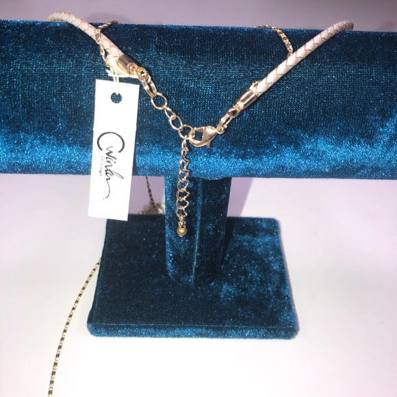 Choker - Picture 4 of 4